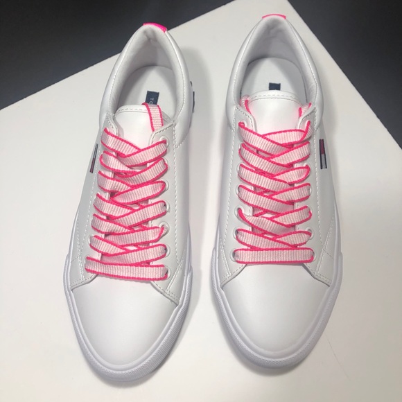 NEW⭐️⭐️⭐️TOMMY HILFIGER FLINT SNEAKERS - Picture 5 of 14